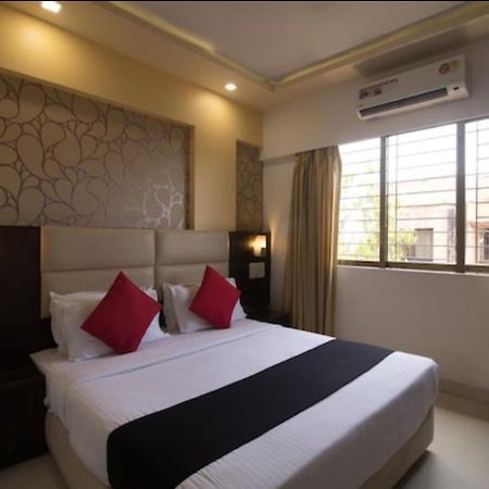Hotel Galaxy Comforts Bombay Exterior foto
