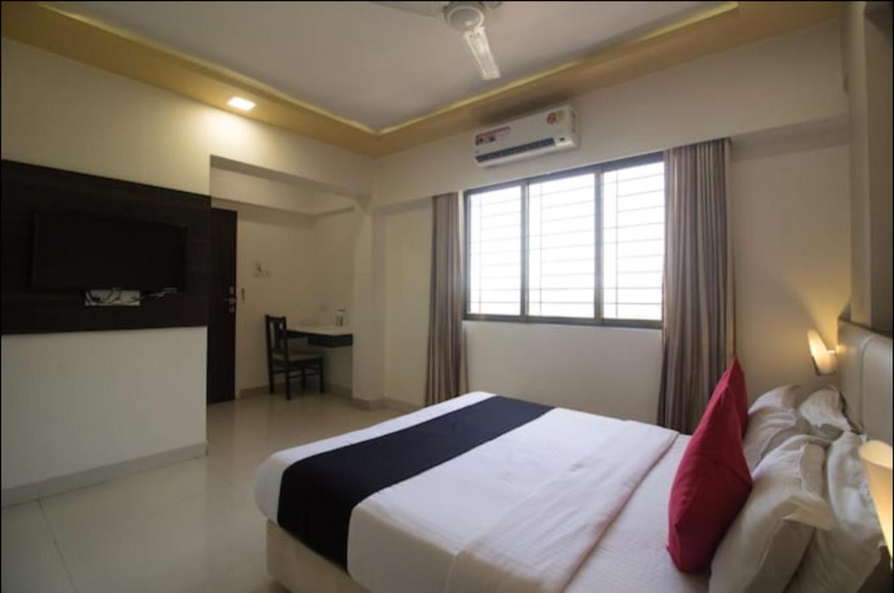 Hotel Galaxy Comforts Bombay Exterior foto