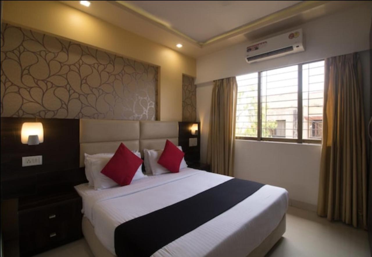 Hotel Galaxy Comforts Bombay Exterior foto