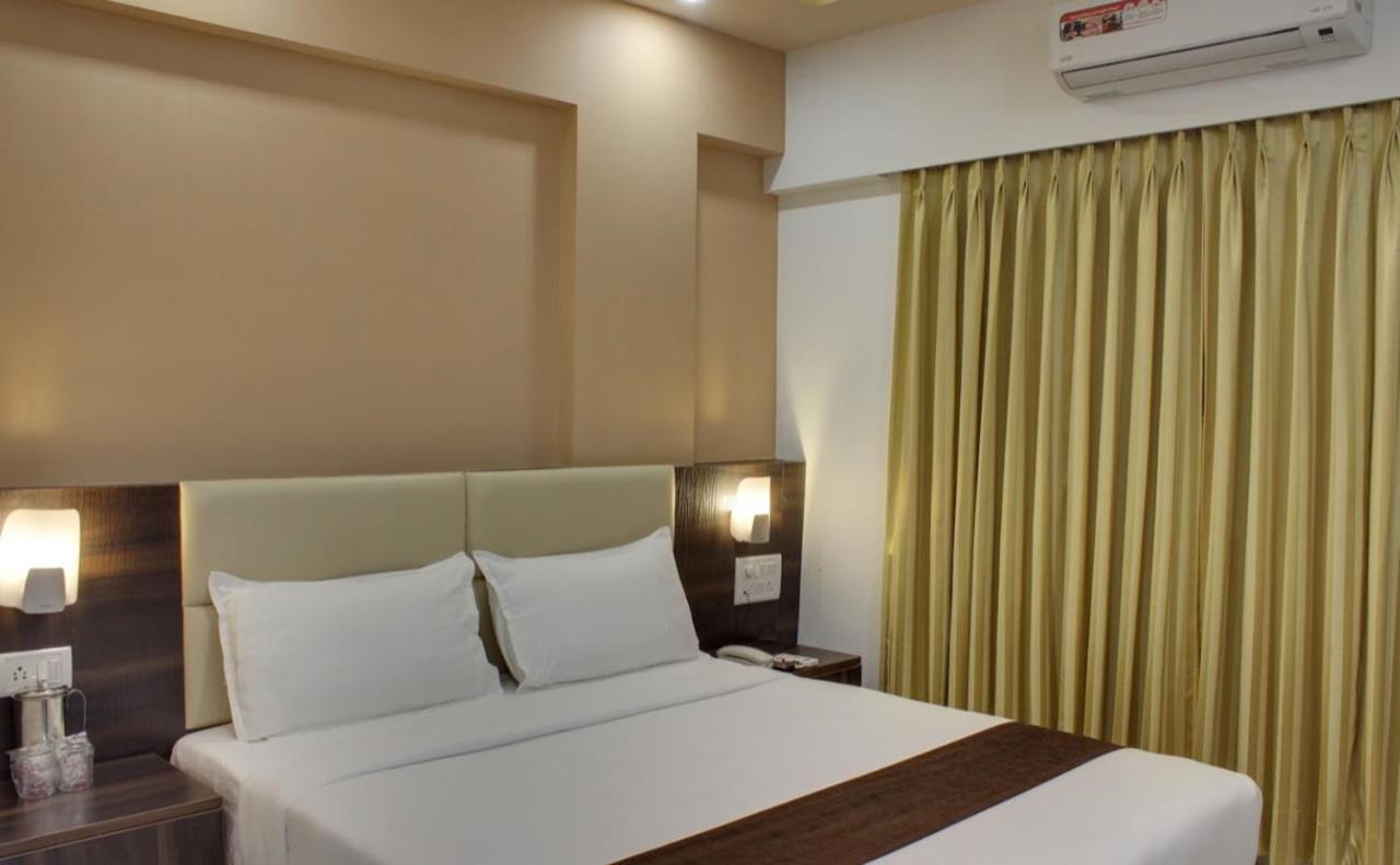 Hotel Galaxy Comforts Bombay Exterior foto