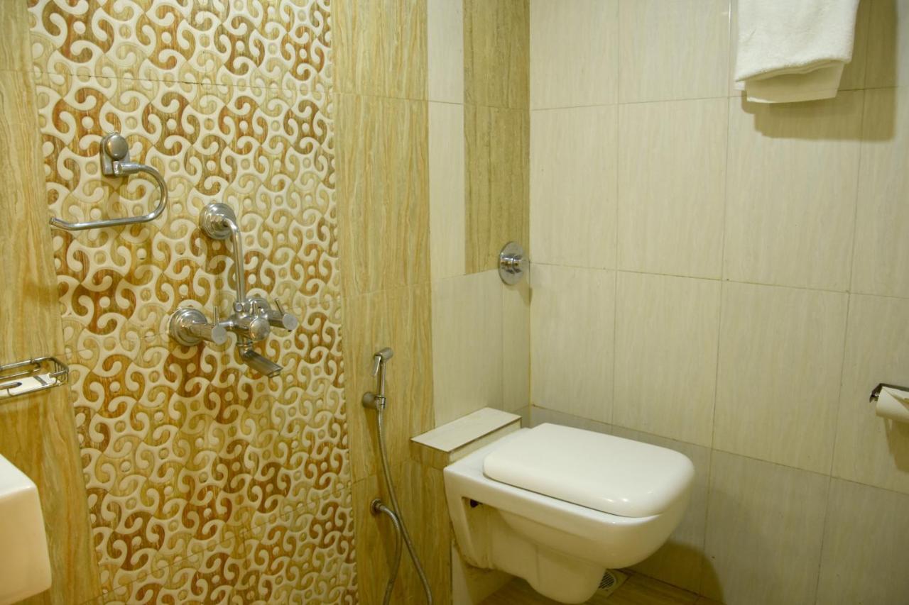 Hotel Galaxy Comforts Bombay Exterior foto